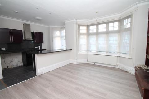 1 bedroom flat to rent, Caversham Avenue, Palmers Green, London N13