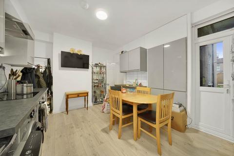 2 bedroom flat for sale, Park Road, Leyton, E10