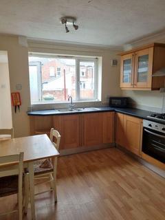 4 bedroom terraced house to rent, Staunton Court, Lincoln