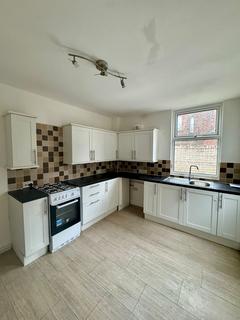 3 bedroom semi-detached house to rent, Auburn Road, Liverpool L13