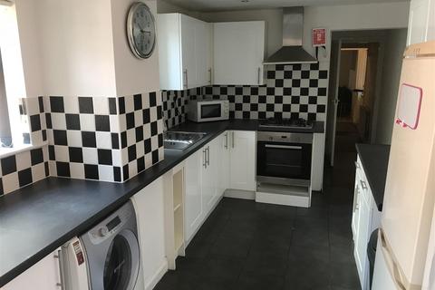 4 bedroom end of terrace house to rent, Newport, Lincoln