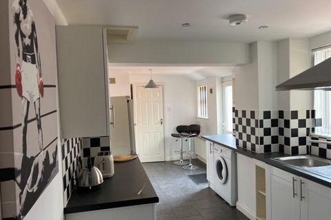 4 bedroom end of terrace house to rent, Newport, Lincoln