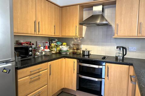 2 bedroom flat for sale, Enstone Road, Enfield EN3