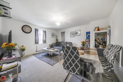 2 bedroom flat for sale, Newbury,  Berkshire,  RG14