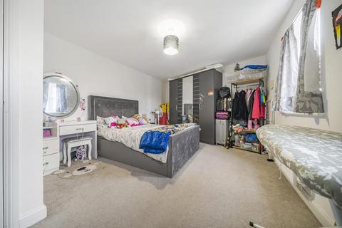 2 bedroom flat for sale, Newbury,  Berkshire,  RG14