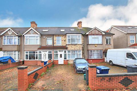 4 bedroom terraced house for sale, Greenland Crescent, Southall UB2