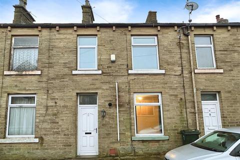 3 bedroom terraced house to rent, Alexandra Street, Queensbury