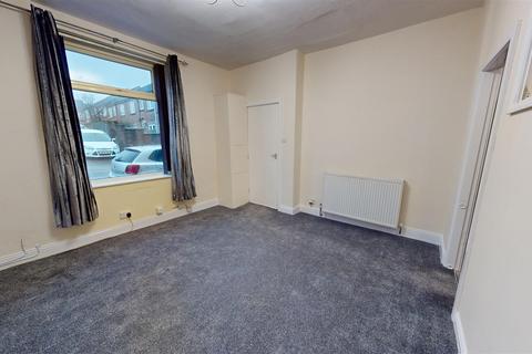 3 bedroom terraced house to rent, Alexandra Street, Queensbury