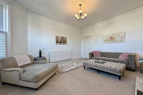 2 bedroom flat to rent, Southport PR9