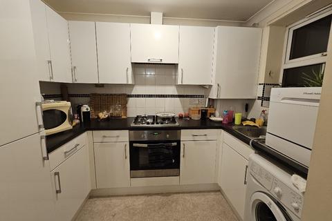 2 bedroom flat to rent, 25 Poole Road, BOURNEMOUTH BH4