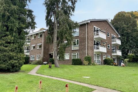 2 bedroom flat for sale, Godalming - No Onward Chain