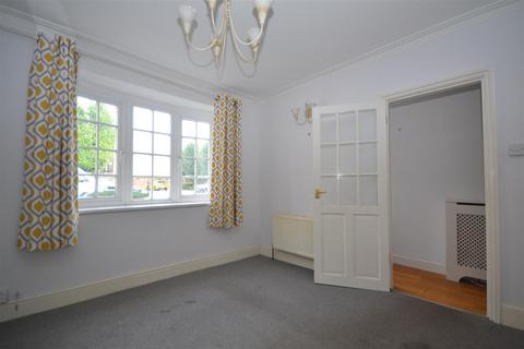 2 bedroom end of terrace house to rent, Middle Street, Southampton