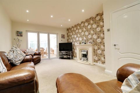 4 bedroom detached house for sale, Sneyd Lane, Essington