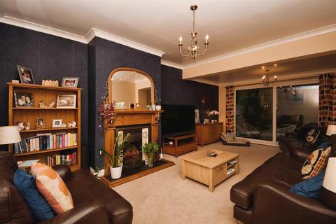 24 Carr Lane, Willerby, Hull, HU10 6JW