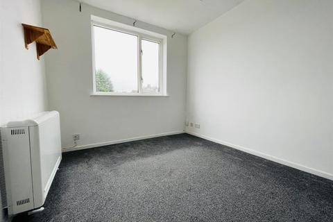 1 bedroom maisonette to rent, Nevanthon Road, Leicester