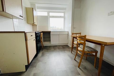 1 bedroom maisonette to rent, Nevanthon Road, Leicester