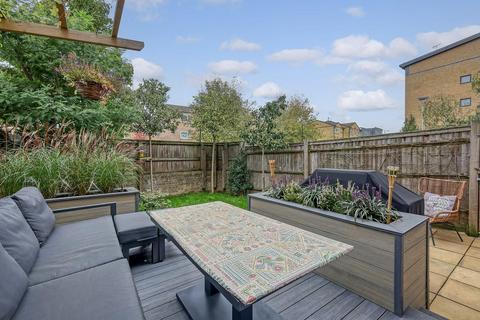 19 William Guy Gardens, London, E3 3LF