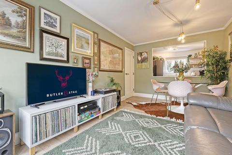 19 William Guy Gardens, London, E3 3LF