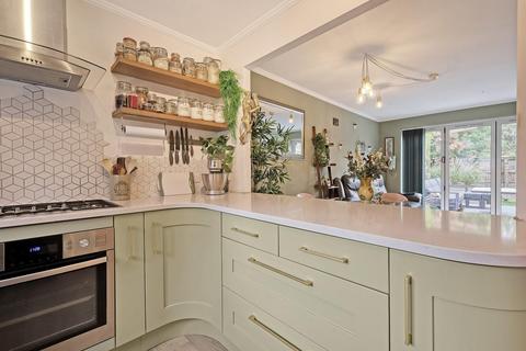 19 William Guy Gardens, London, E3 3LF