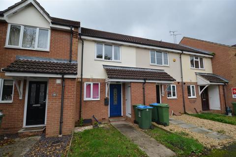 2 bedroom house to rent, Avocet Way, Aylesbury