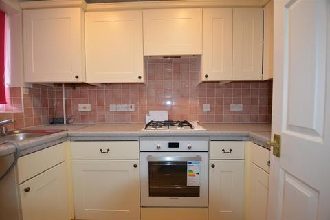 2 bedroom house to rent, Avocet Way, Aylesbury