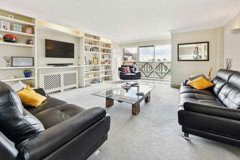 2 bedroom flat for sale, William Morris Way, London SW6