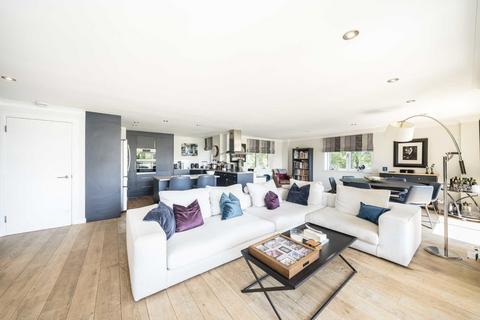 2 bedroom flat for sale, William Morris Way, London SW6