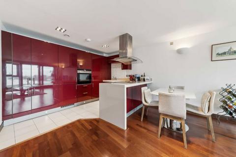 2 bedroom flat for sale, Bridges Court Road, London SW11