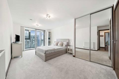 2 bedroom flat for sale, Bridges Court Road, London SW11