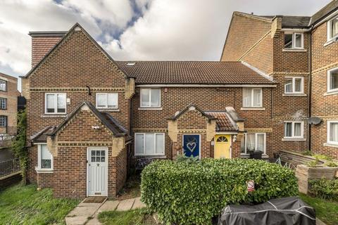 2 bedroom terraced house for sale, Northiam Street, London E9