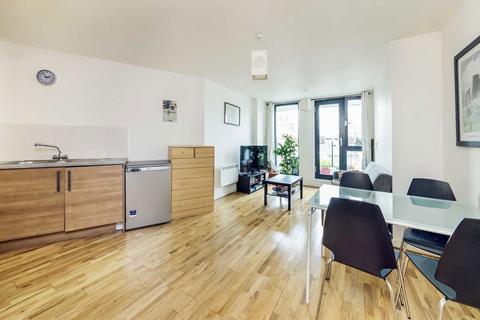 1 bedroom flat for sale, Southwark Bridge Road, London SE1