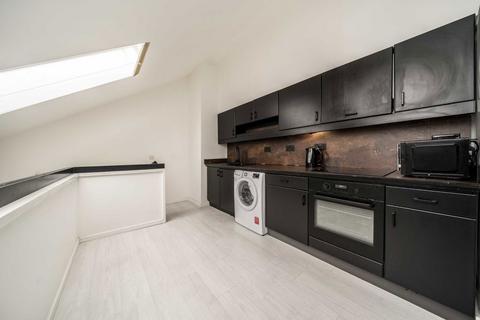 Studio to rent, Burrells Wharf Square, London E14