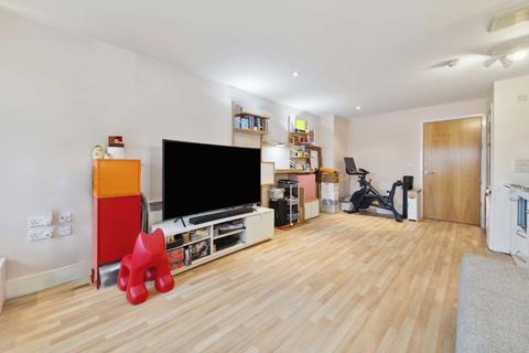 Studio for sale, Long Lane, London SE1