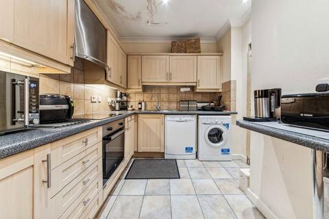 3 bedroom flat for sale, Sweden Gate, London SE16