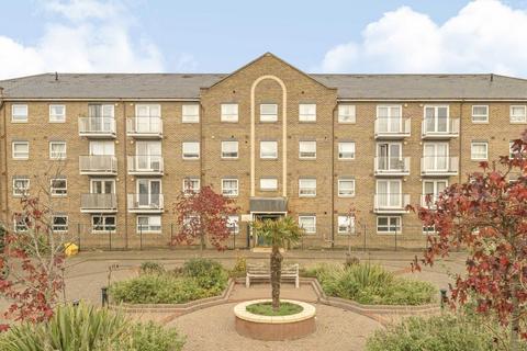 2 bedroom flat for sale, Schooner Close, London E14