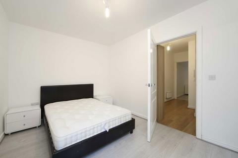 2 bedroom flat to rent, Sturry Street, London E14