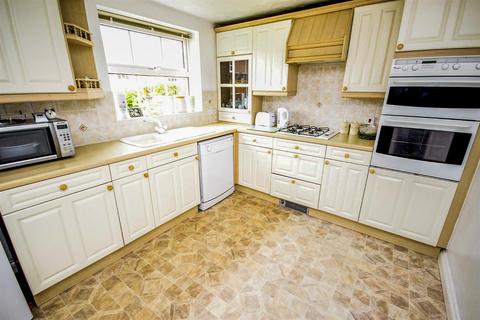 4 bedroom detached house for sale, Hollands Drive, Burton Latimer NN15