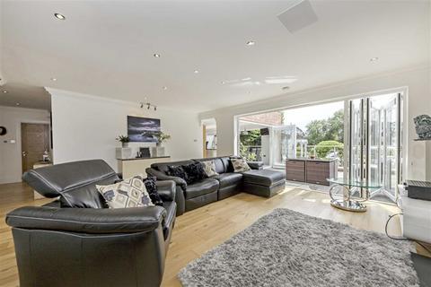 5 bedroom house for sale, Chertsey Lane, Staines-Upon-Thames TW18