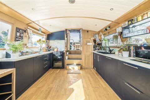 2 bedroom houseboat for sale, Penny Lane, Shepperton TW17