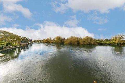 3 bedroom house for sale, Park Avenue, Staines-Upon-Thames TW19