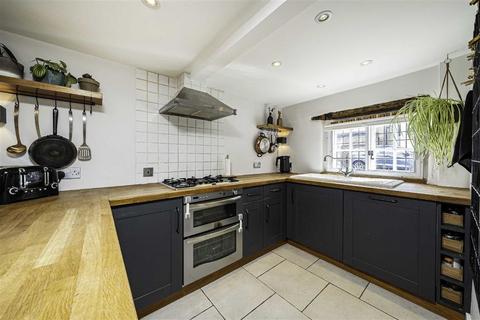 2 bedroom house for sale, The Hythe, Staines-Upon-Thames TW18