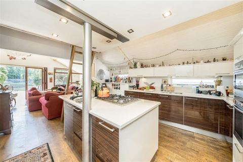 2 bedroom house for sale, Hamhaugh Island, Shepperton TW17