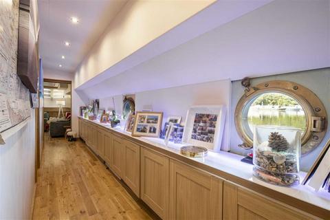 4 bedroom houseboat for sale, Shepperton Marina, Shepperton TW17