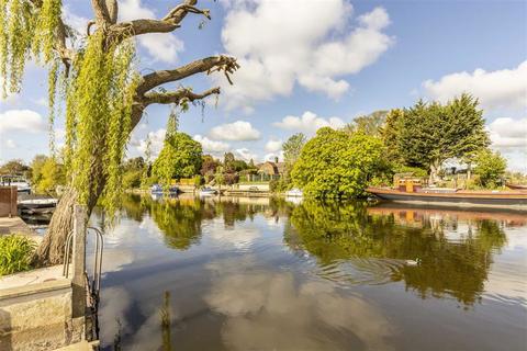 4 bedroom house for sale, Friary Island, Staines-Upon-Thames TW19