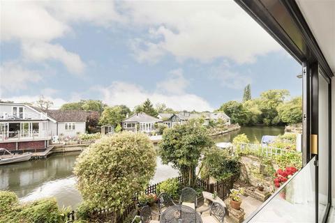 3 bedroom detached house for sale, Riverside, Sunbury-On-Thames TW16