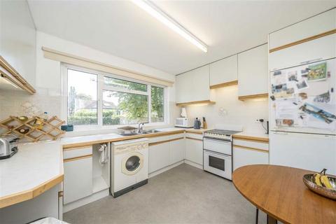 2 bedroom detached house for sale, The Island, Thames Ditton KT7