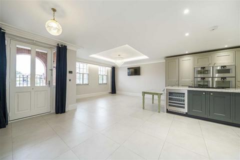 4 bedroom house for sale, Thames Side, Windsor SL4