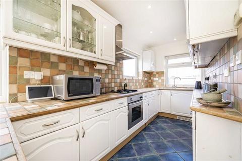 2 bedroom flat for sale, Esher Road, Walton-On-Thames KT12