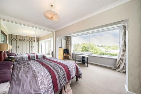 43 Cherry Orchard Road, West Molesey, KT8 1QZ