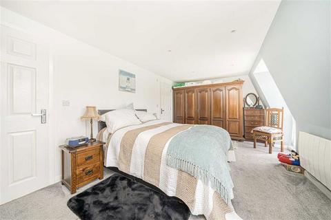 2 bedroom house for sale, Hamm Court, Weybridge KT13